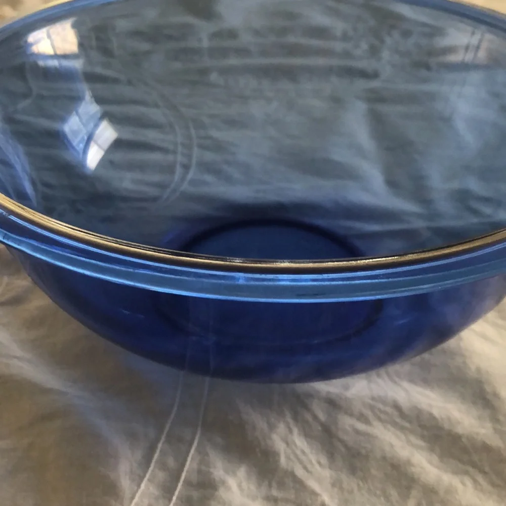 RARE Vintage Cobalt blue Pyrex 2.5 L Bowl baking/mixing/storage